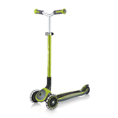 Самокат GLOBBER серії MASTER LIGHTS зелений, колеса з підсвіткою, 50кг, 4+