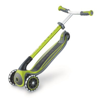 Самокат GLOBBER серії MASTER LIGHTS зелений, колеса з підсвіткою, 50кг, 4+