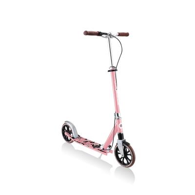 Самокат GLOBBER серії NL205 DELUXE, з ручним гальмом, пастельно-рожевий, 100кг, 8+