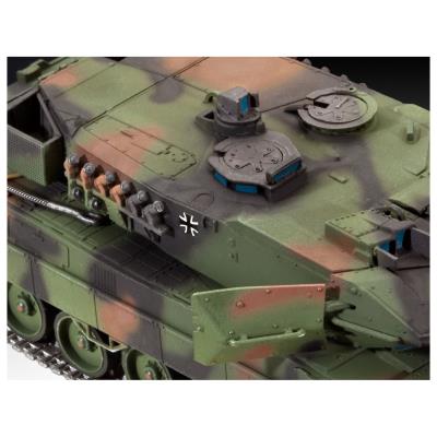 Збірна модель-копія Revell Танк Леопард 2A6/A6M рівень 4 масштаб 1:72