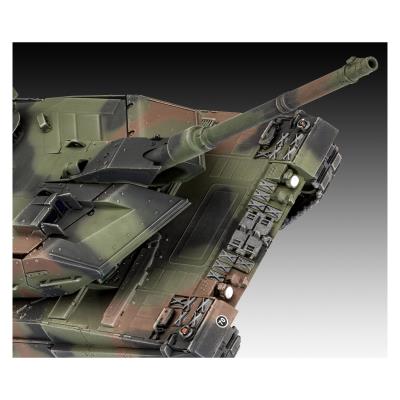 Збірна модель-копія Revell Танк Леопард 2 A6/A6NL  рівень 4 масштаб 1:35