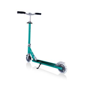 Самокат GLOBBER серії FLOW ELEMENT LIGHTS, нефритовий, колеса з підсвіткою, до 100кг, 5+, 2 колеса